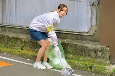 「ボランティア活動に勤しむ心の綺麗な学生の皆さん！「早漏に悩む童貞君の暴発改善のお手伝いしてくれませんか？」慈善活動に参加するピュアな女の…（340SKMJ-738）